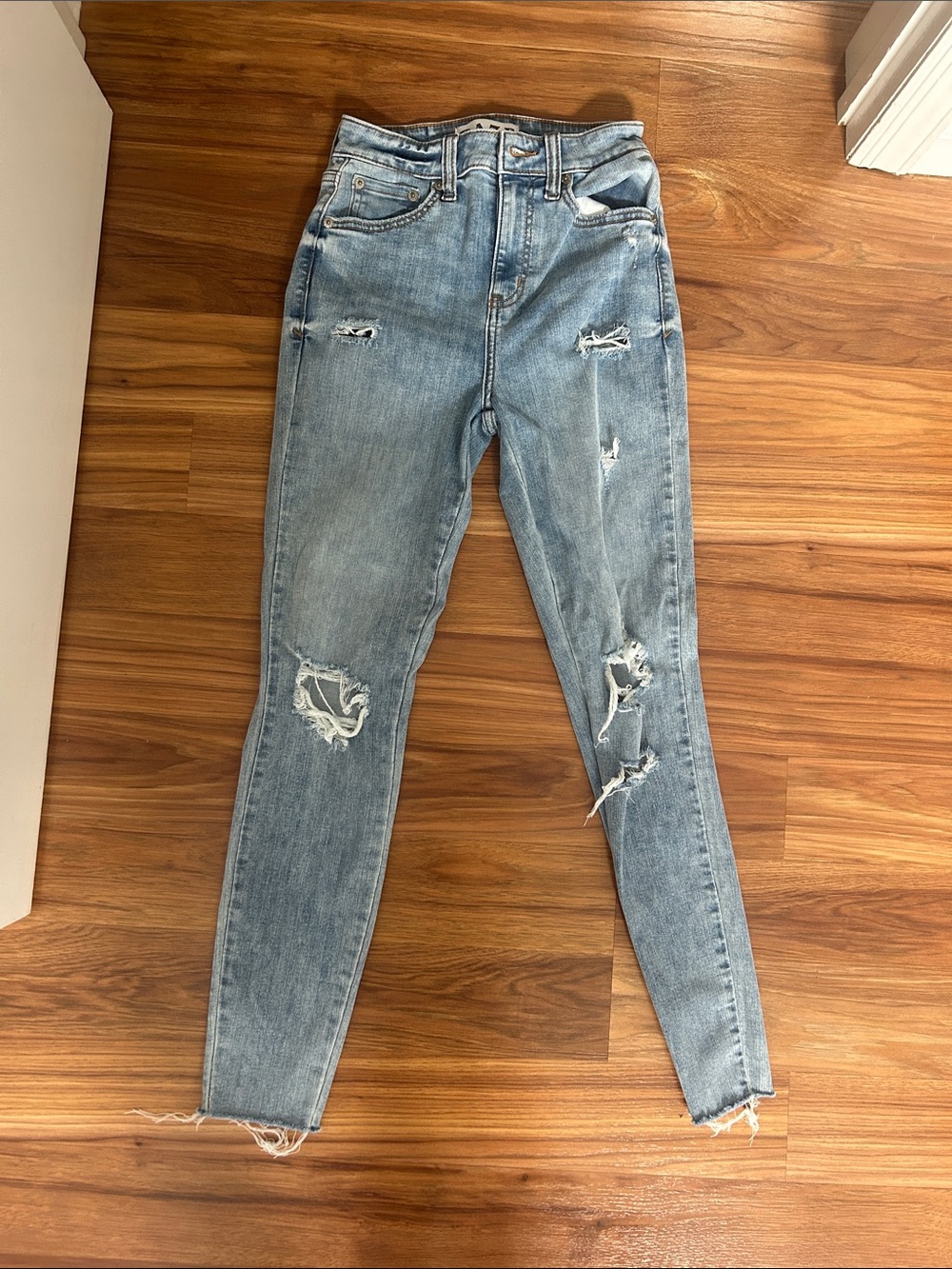 Daze Light Blue Distressed High-Waist Women's Jeans